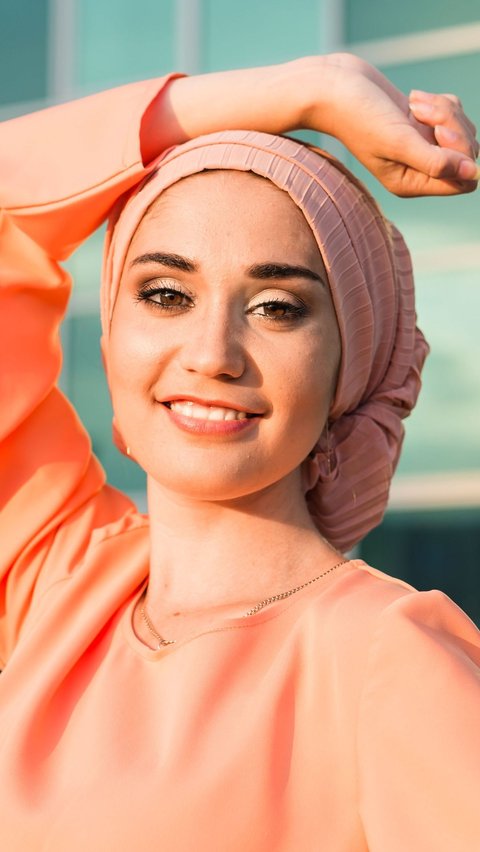 4 Tips Cegah Hijab Berbau ak Sedap Akibat Kondisi Rambut