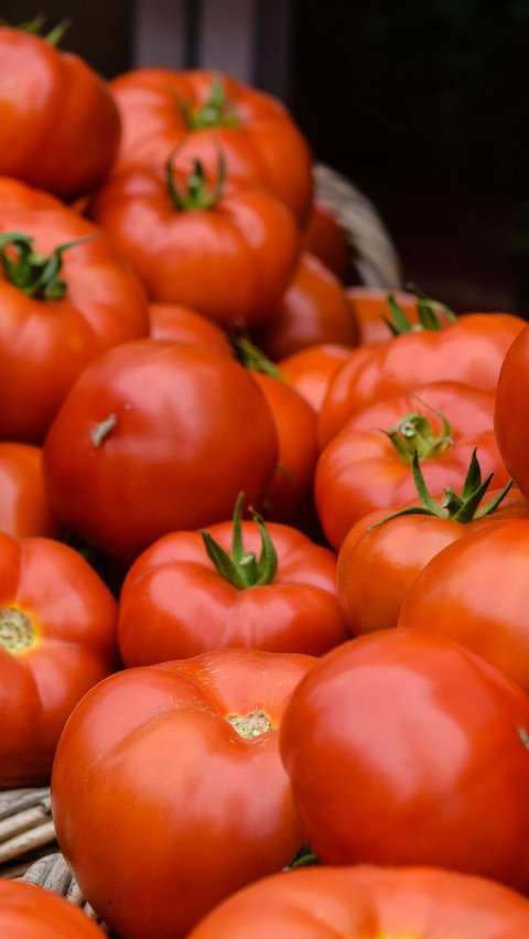 <b>Mencerahkan Kulit Ketiak Hitam dengan Tomat</b>