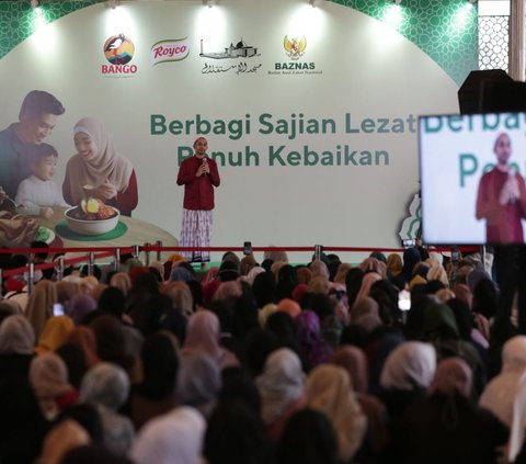 Pendakwah Habib Husein bin Ja'far Al Hadar menyampaikan tausyiah pada acara Buka Puasa Akbar di Masjid Istiqlal, Jakarta, Jumat (15/3/2024). Unilever Indonesia bersama Badan Amil Zakat Nasional (Baznas) berbagi keberkahan di bulan suci Ramadan dengan mengadakan buka puasa bersama untuk jemaah Masjid Istiqlal.