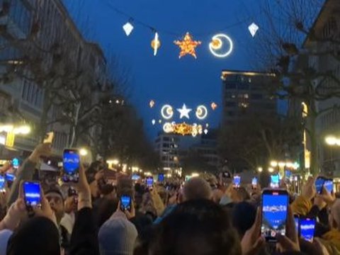 First in History! Pictures of Frankfurt City in Germany Adorn the Streets to Celebrate Ramadan