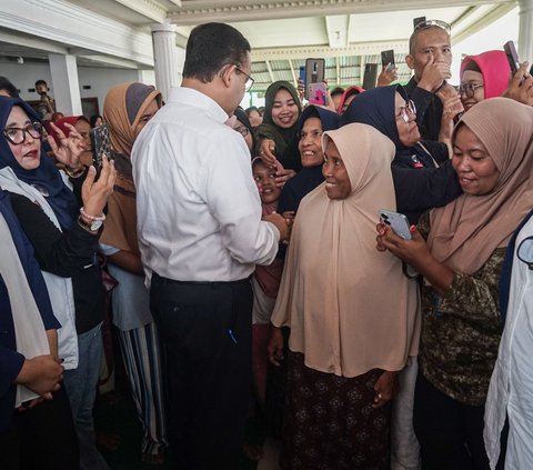 Momen Anies Baswedan Kunjungi Warga Terdampak Bencana di Sumbar