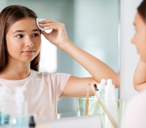 Get to Know the Oxybiome Formula Found in Teen Skincare