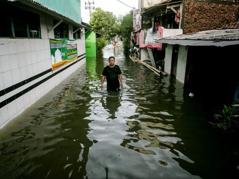 FOTO: Kondisi Banjir Menerjang Jawa Tengah Meluas Lumpuhkan Lalu Lintas Demak-Semarang hingga Jawa Timur