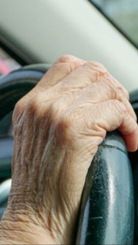 103-year-old-grandma-in-italy-fined-for-driving-with-an-expired-license