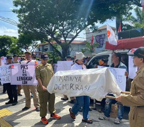 Bareng Para Jawara, Mantan Danjen Kopassus Ikut Demo KPU Besok