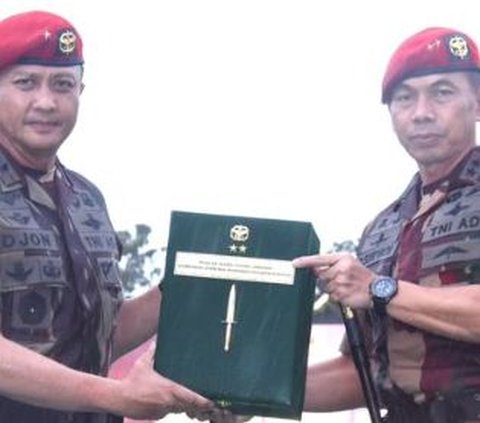 Mantan Staf Khusus Kasad Brigjen TNI Djon Afriandi resmi menjabat sebagai Komandan Jenderal (Danjen) Komando Pasukan Khsusus (Kopassus) yang baru menggantikan Mayjen TNI Deddy Suryadi.