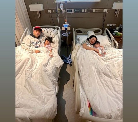 Potret 2 Anak Chelsea Olivia & Glenn Alinskie Dirawat Bersamaan di RS, si Bungsu Tenang saat Diinfus