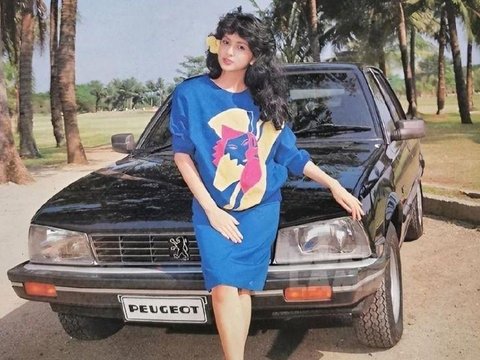 Anna Maria menggunakan Peugeot 505