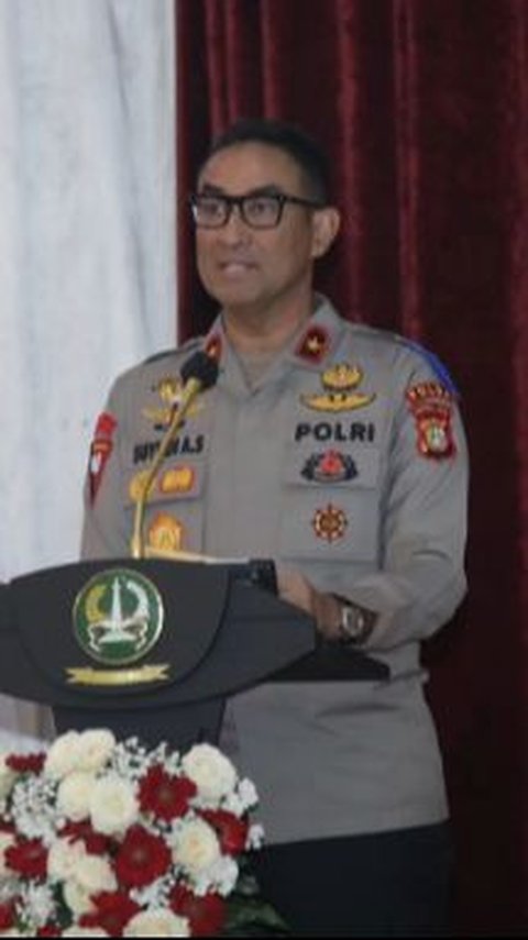 Potret Jenderal Polisi Pose Bareng Putra Putrinya, Penampilannya Kece Disebut Bak Kakak Adik sama Anak<br>