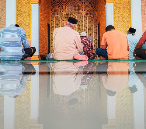 7 Virtues of Night Prayer during Lailatul Qadar, Worship Value Better than a Thousand Months