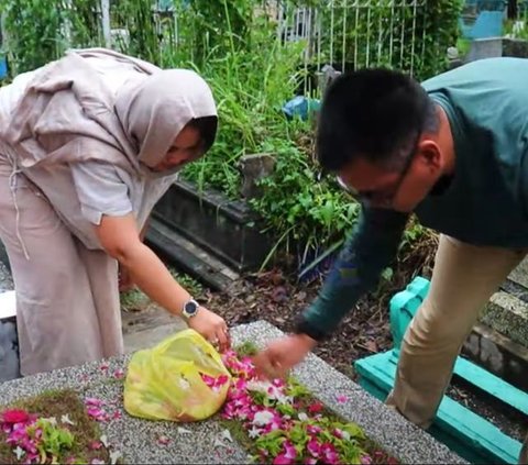 Sebelumnya, istri Mayjen Kunto Indira Paramita mengaku bahwa ia juga pernah bertemu dengan anaknya di dalam mimpi. Saat itu, ia melihat seorang anak laki-laki yang bermain tanah di rumahnya.<br>