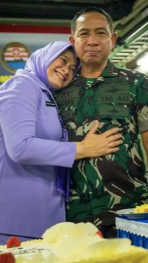⁠26 Tahun Pernikahan, Panglima TNI ke Istri 'Terima Kasih Perempuan Hebat'<br>