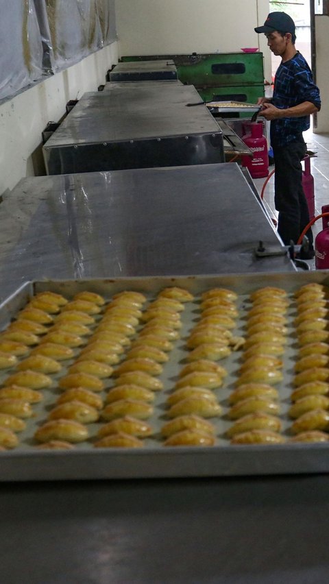 Untuk kue nastar, keju, kaastengels dan lainnya dijual mulai dengan harga Rp 55.000 hingga Rp 95.000. Foto: merdeka.com / Arie Basuki