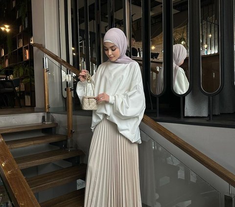 Inspiration of Coffee Tone Look with Grey Lavender Hijab