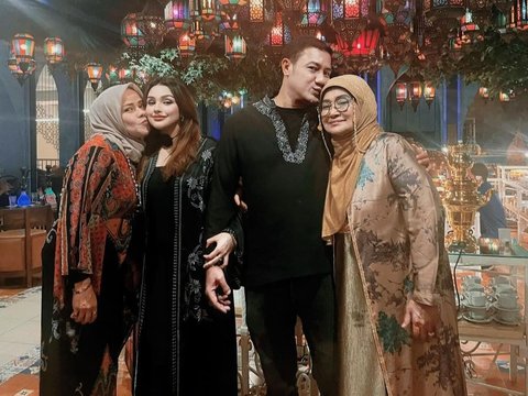 8 Potret Nurah Syahfirah dan Teuku Rafly di Momen Anniversary ke-11, Makin Romantis!