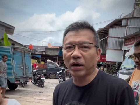 Tampil Sederhana, ini Potret Anang Hermansyah Belanja ke Pasar untuk Persiapan Buka Puasa Bersama Arsy dan Arsya