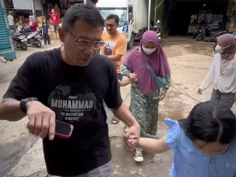 Tampil Sederhana, ini Potret Anang Hermansyah Belanja ke Pasar untuk Persiapan Buka Puasa Bersama Arsy dan Arsya