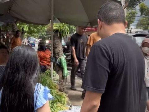 Tampil Sederhana, ini Potret Anang Hermansyah Belanja ke Pasar untuk Persiapan Buka Puasa Bersama Arsy dan Arsya