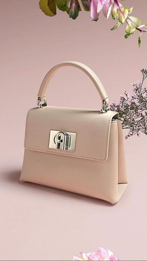 3. Furla, an Italian Bag that Becomes the Favorite of Teenagers