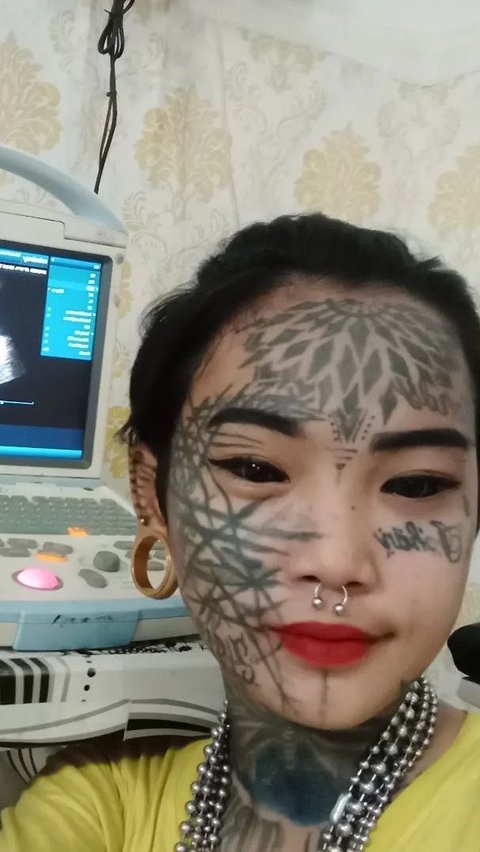 Latest News Mondy Tatto Indonesian Punk Women Who Were Once Viral Claimed to be Harassed by Malaysian Ustaz, Now Shares Pregnancy Check-Up Moment.