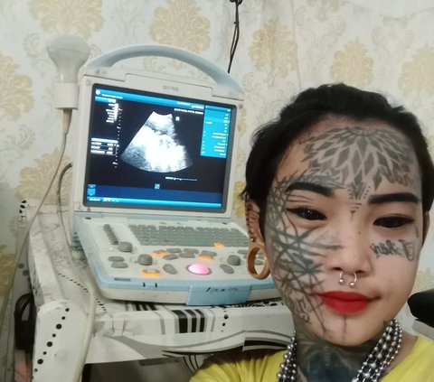 Latest News: Mondy Tatto, Punk Woman from Indonesia Who Previously Went Viral for Accusing a Malaysian Ustaz of Harassment, Now Shares Moment of Pregnancy Check-Up