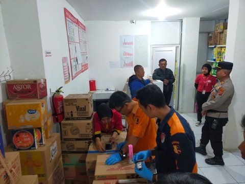Pegawai Minimarket Ditodong Sajam dan Senpi, Uang Rp67 Juta Dibawa Kabur