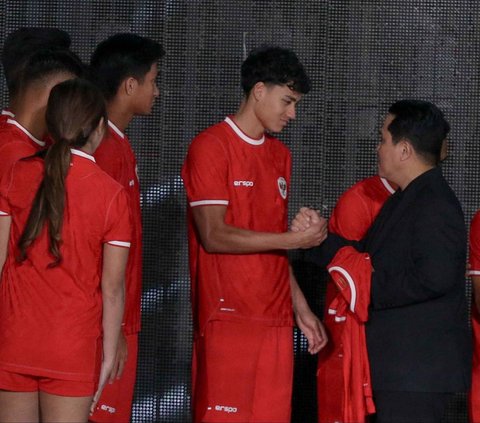 FOTO: Terinspirasi dari Jersey Timnas Indonesia Tahun 1982, Ini Penampakan Baju Zirah Skuat Garuda Terbaru