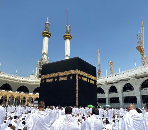 Dia menilai persetujuan terhadap umrah backpacker berpotensi menjadi bom waktu yang memungkinkan jamaah umrah itu tidak kembali ke Tanah Air untuk menunggu pelaksanaan ibadah haji.