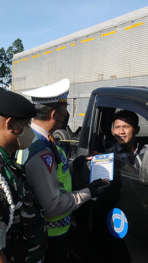 86.437 Pengendara Ditilang Selama Operasi Keselamatan 2024, Pelanggar Didominasi Pemotor Tak Pakai Helm SNI<br>