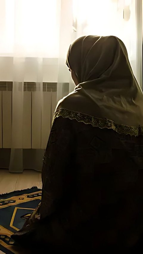 Viral Wanita Dapat Undangan saat Tarawih, Ternyata Isinya Surat Cinta