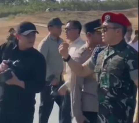 Pesona Menyala Mayor TNI Teddy saat Dampingi Prabowo di IKN, Gagah Berbaret Merah