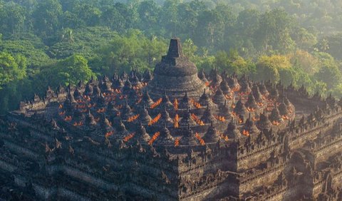 Kawasan Borobudur menjadi salah satu tujuan wisata populer di Magelang, Jawa Tengah.