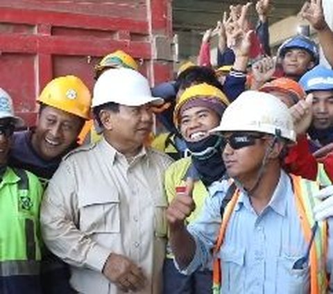 Aksi Mengejutkan Pekerja di IKN, Tangannya Sampai Dipegang Erat Menhan Prabowo