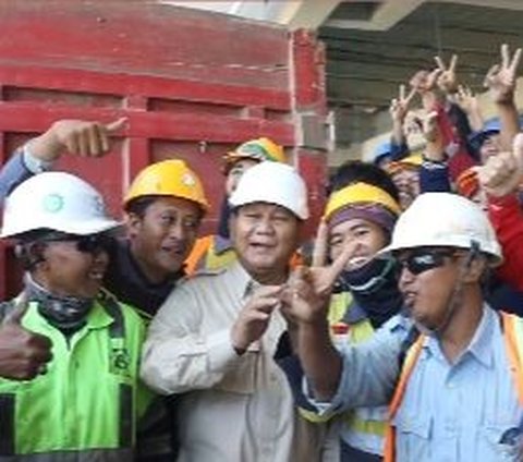 Aksi Mengejutkan Pekerja di IKN, Tangannya Sampai Dipegang Erat Menhan Prabowo