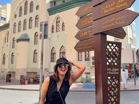 10 Gaya Donna Agnesia saat Liburan di Dubai, Penampilannya Kece Banget dan Awet Muda Bak Anak Kuliahan