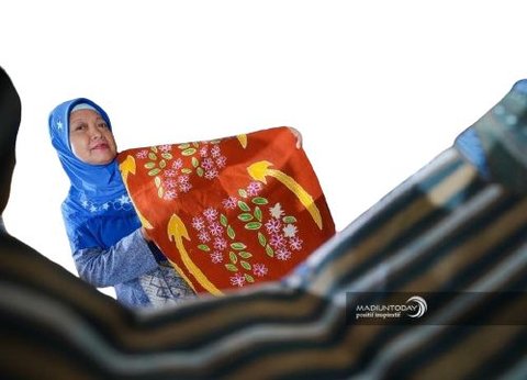 Mengenal Batik Keris Asoka Khas Madiun Ciptaan Warga Kampung, Motifnya Terinspirasi dari Bunga Sekitar Rumah