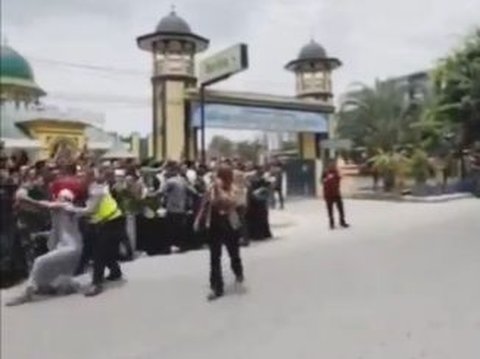 Fakta Lengkap Meninggalnya Marhan Harahap saat Datangi Masjid Ada Jokowi, Sempat Jatuh Depan Aparat