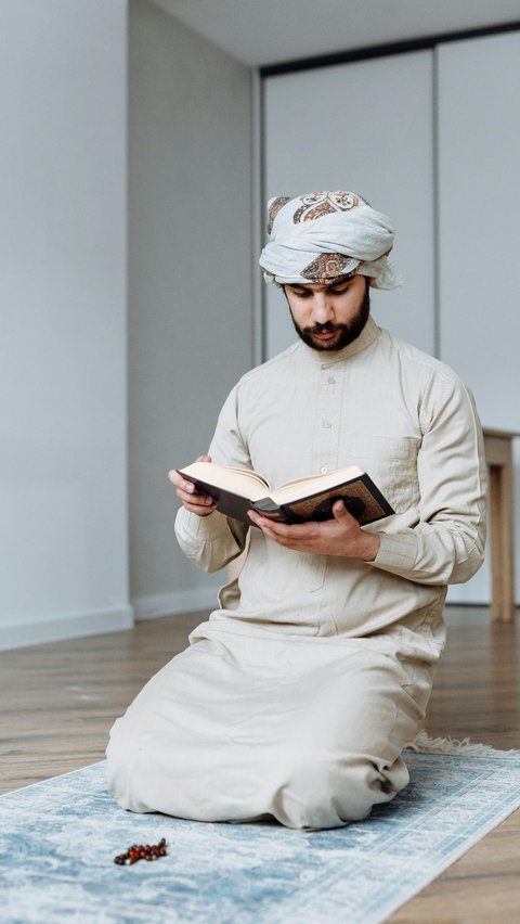 Jangan Sampai Terlewatkan! Inilah 5 Keistimewaan Membaca Al-Quran saat Malam Nuzulul Quran, Salah Satunya Jadi Syafaat di Hari Kiamat