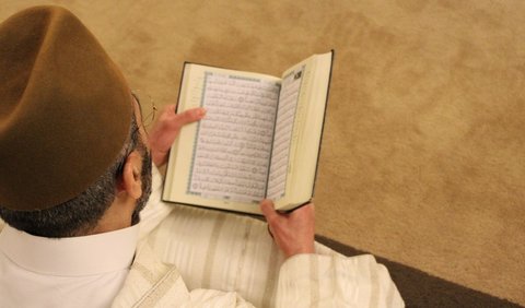 Keistimewaan Membaca Al-Quran di Malam Nuzulul Quran