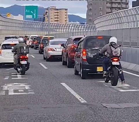 Tertibnya Lalu Lintas di Jepang, Para Pemotornya Ternyata Ikut Antre di Antara Mobil saat Macet