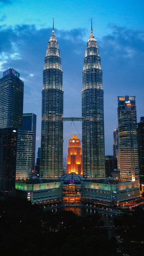 <b>1. Petronas Twin Tower</b>