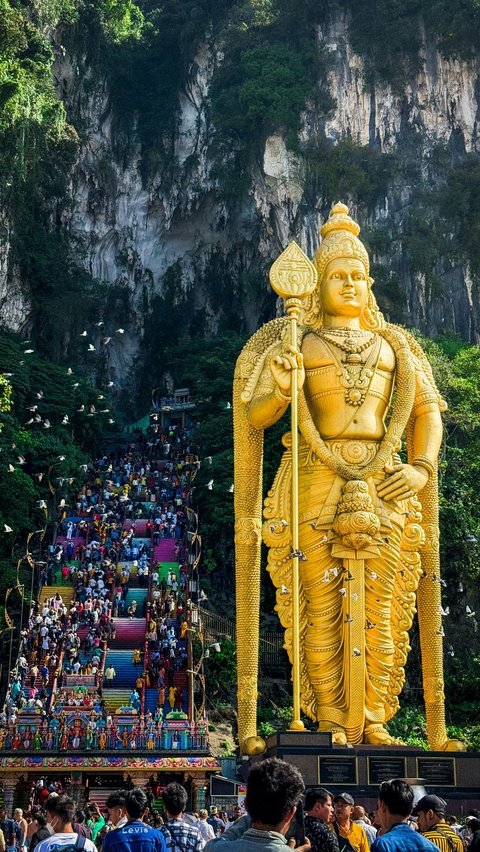 <b>3. Batu Caves</b>