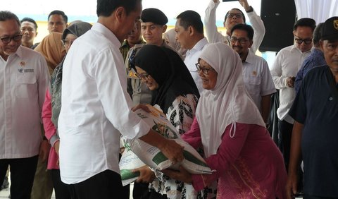 Di sisi lain, pemerintah tengah menargetkan tingkat kemiskinan di bawah 0 persen ada 2024 mendatang.<br>