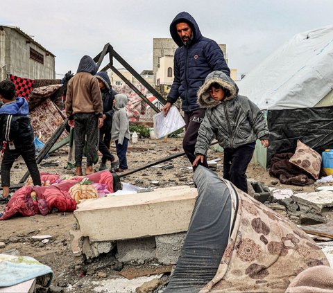 Di kota Rafah, tercatat ada 14 orang tewas dan puluhan lainnya terluka dalam serangan udara Israel yang menghantam beberapa kamp pengungsi, rumah dan apartemen. AFP Photo<br>