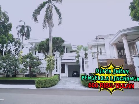 Boiyen Melongo Melihat Rumah Mewah Pengacara Senior Fredrich Yunadi, Pintu Gerbang yang Canggih Dibukanya dengan Berdehem