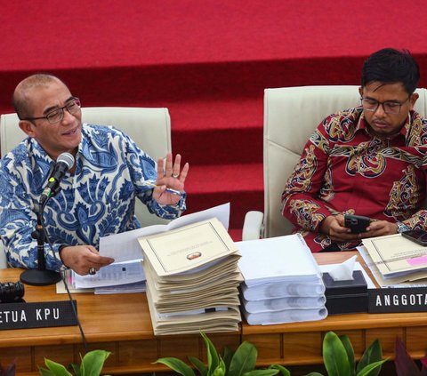 FOTO: Mengintip Sibuknya KPU Rampungkan Rekapitulasi Suara Pemilu 2024 untuk 4 Provinsi Terakhir