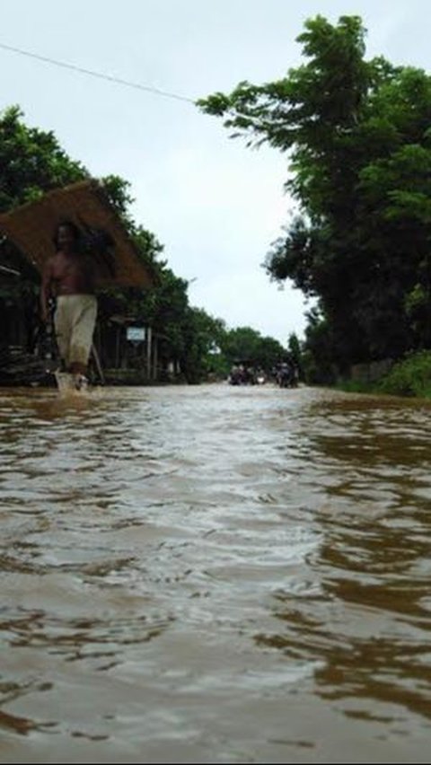 Diterjang Banjir, Objek Wisata Pantai Telukawur Jepara Rusak