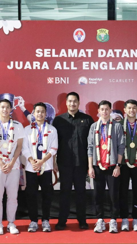 Disambut Meriah, Ini Momen Kepulangan Pebulu Tangkis Indonesia yang Juara di All England 2024<br>