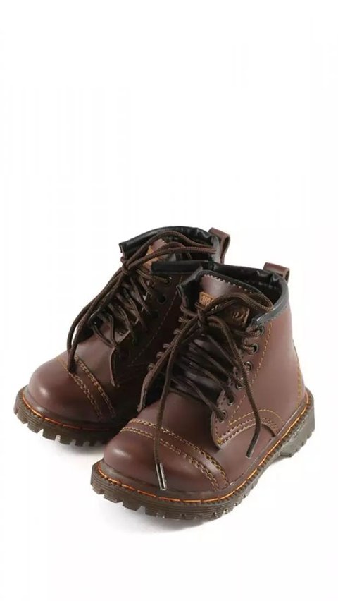 3. Jack Series Sepatu Anak Boots, Cocok untuk Beraktivitas di Luar