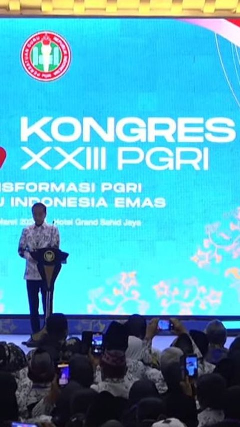Demi Bertemu Guru, Jokowi Cerita Perjuangan Hadir di Kongres PGRI